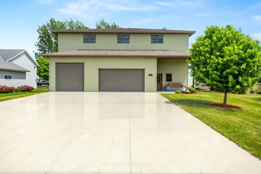 606 3 Street E, Horace, ND 58047 - #2