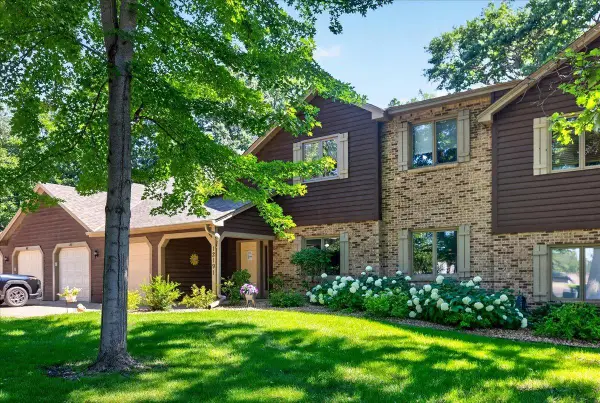 12191 Grouse Street Nw #402, Coon Rapids, MN 55448