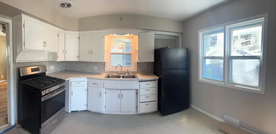966 Hawthorne Avenue E, Saint Paul, MN 55106 - #3