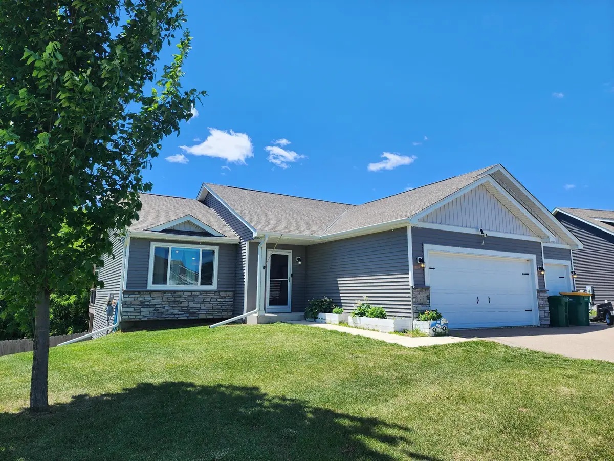 917 Mulberry Avenue Ne, Montgomery, MN 56069 - #1