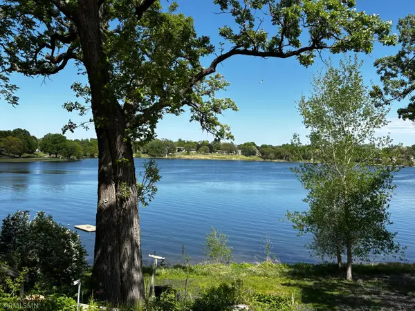 3940 Lake Cur Avenue N, Robbinsdale, MN 55422