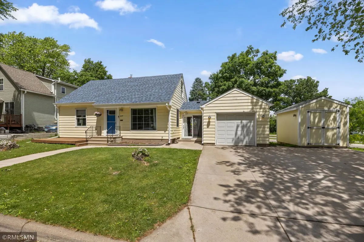 609 Nevada Avenue E, Saint Paul, MN 55130 - #1