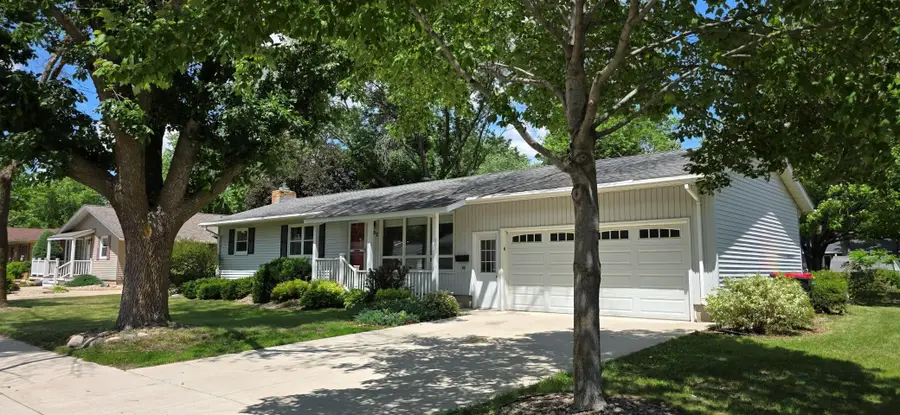 102 Southview Drive, Marshall, MN 56258 - #2