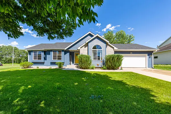 1555 Cornerstone Lane, Owatonna, MN 55060