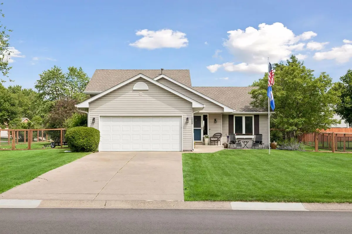 1049 Bonnieview Drive, Woodbury, MN 55129 - #1