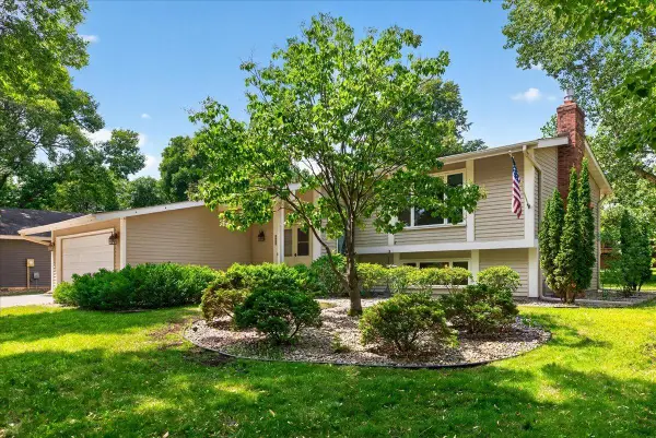 9983 Balmoral Lane, Eden Prairie, MN 55347