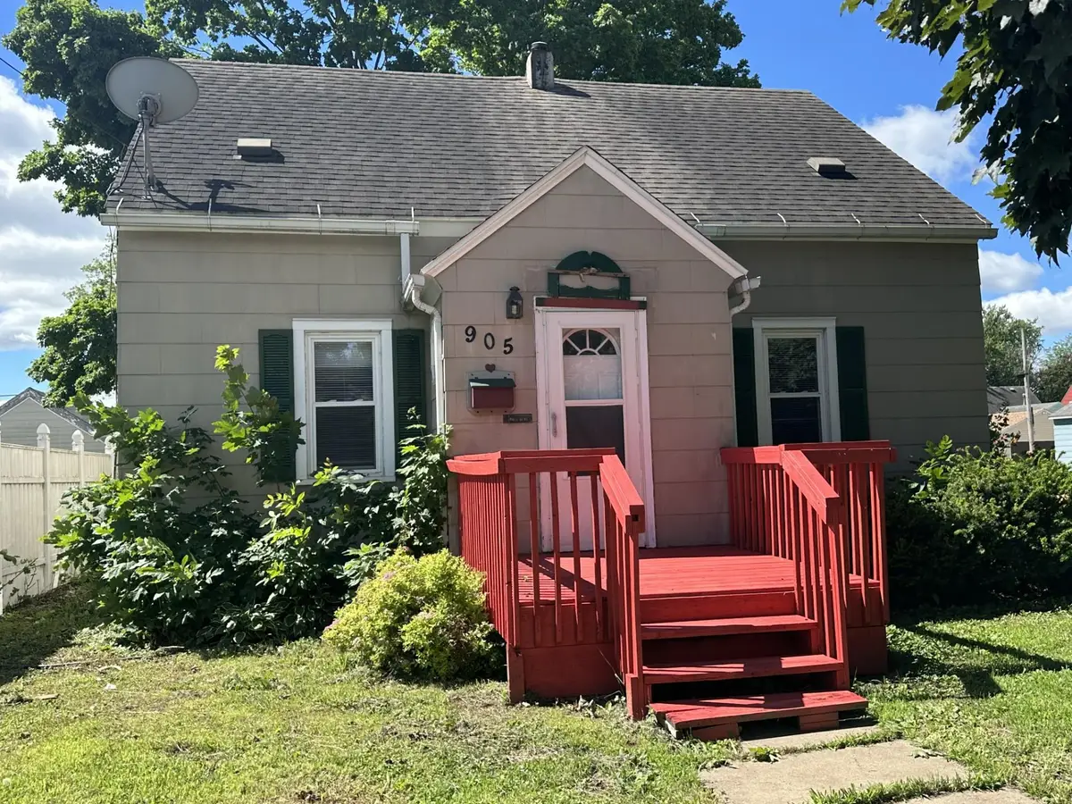 905 9th Avenue Sw, Austin, MN 55912 - #1