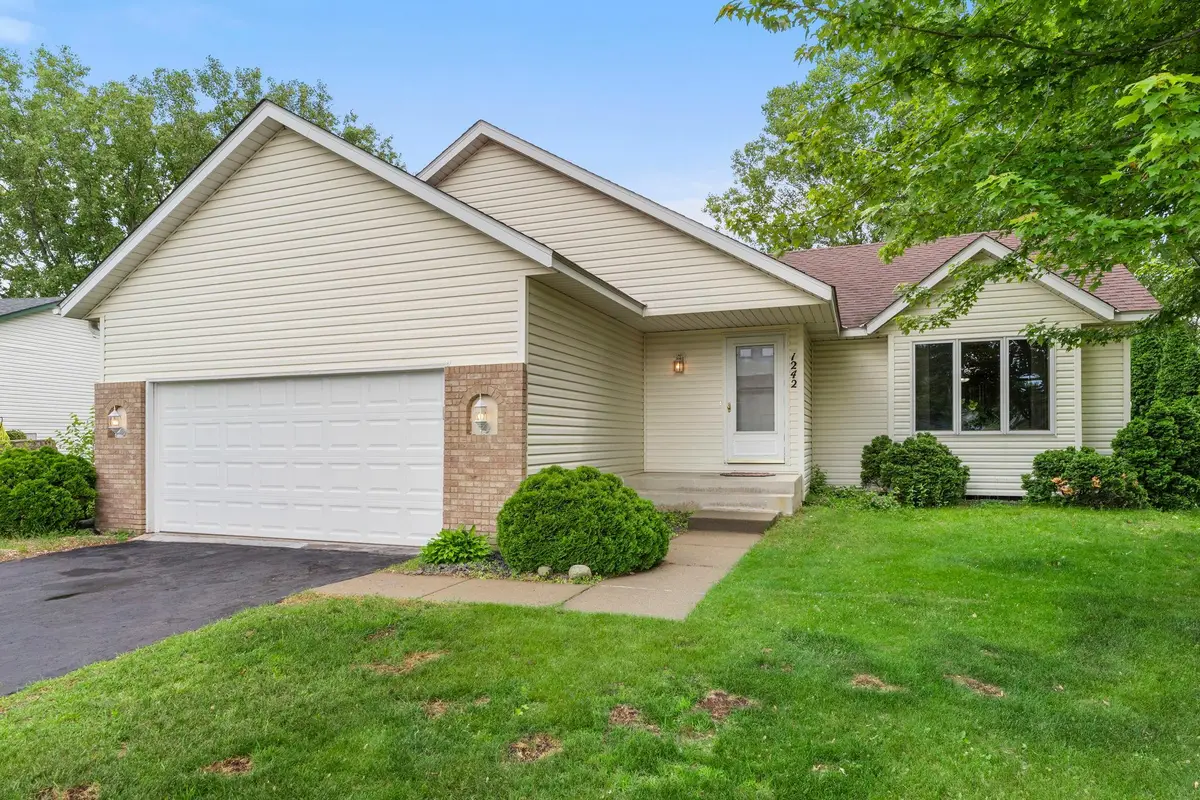 1242 Myrtle Street N, Maplewood, MN 55119 - #1