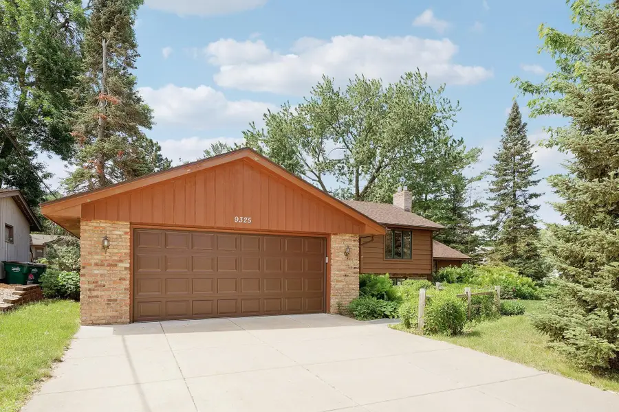 9325 31st Avenue N, New Hope, MN 55427 - #3