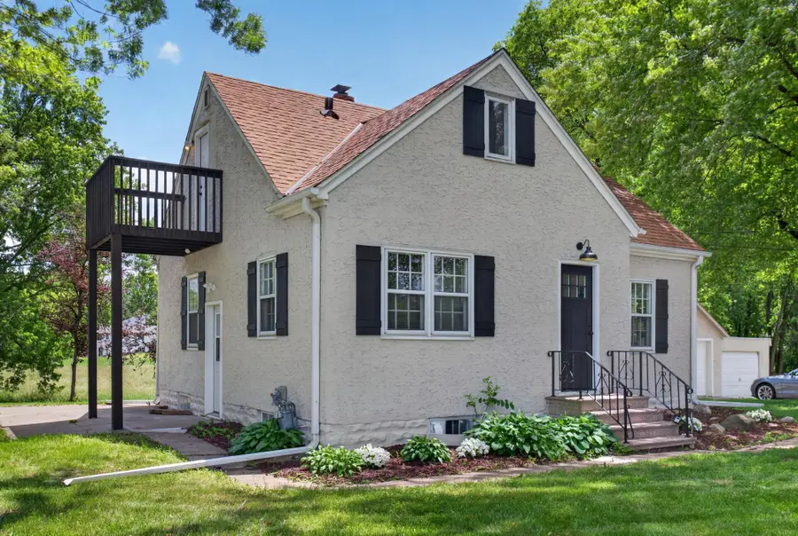 2253 Geneva Avenue N, Oakdale, MN 55128 - #2