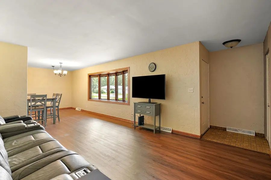 8043 5th Street Ne, Spring Lake Park, MN 55432 - #3