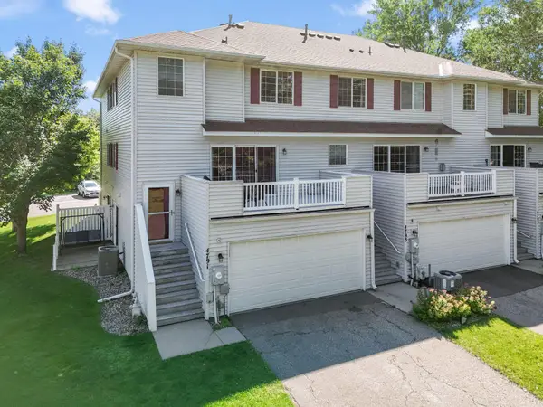 4791 Grenwich Road N, Oakdale, MN 55128