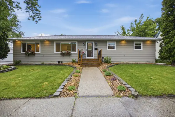 455 16th Avenue S, Fargo, ND 58103