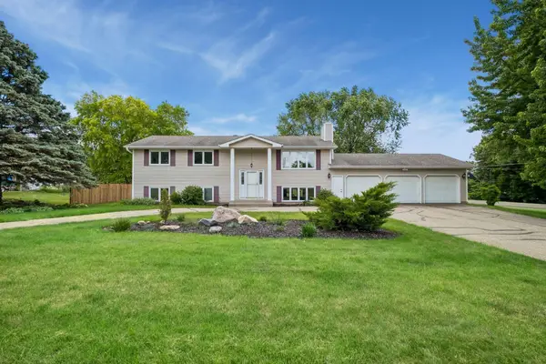 1790 Crestridge Lane, Eagan, MN 55122