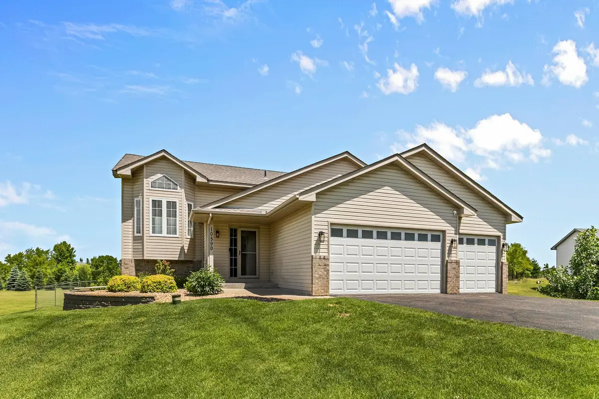 10590 257th Avenue Nw, Zimmerman, MN 55398 - #1