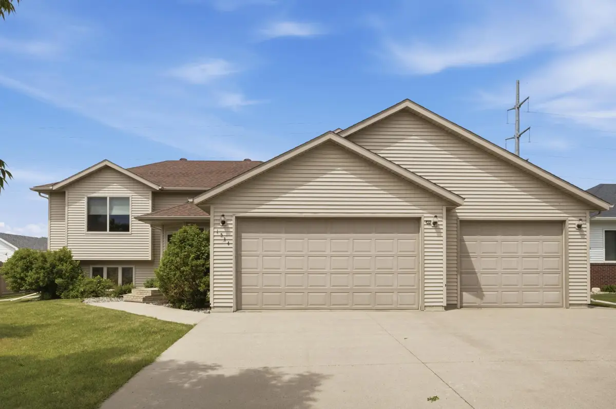 1534 Woodridge Lane, West Fargo, ND 58078 - #1