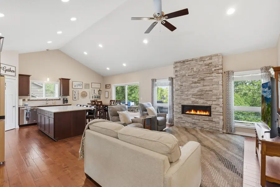 2657 Goodview Avenue N, Oakdale, MN 55128 - #3