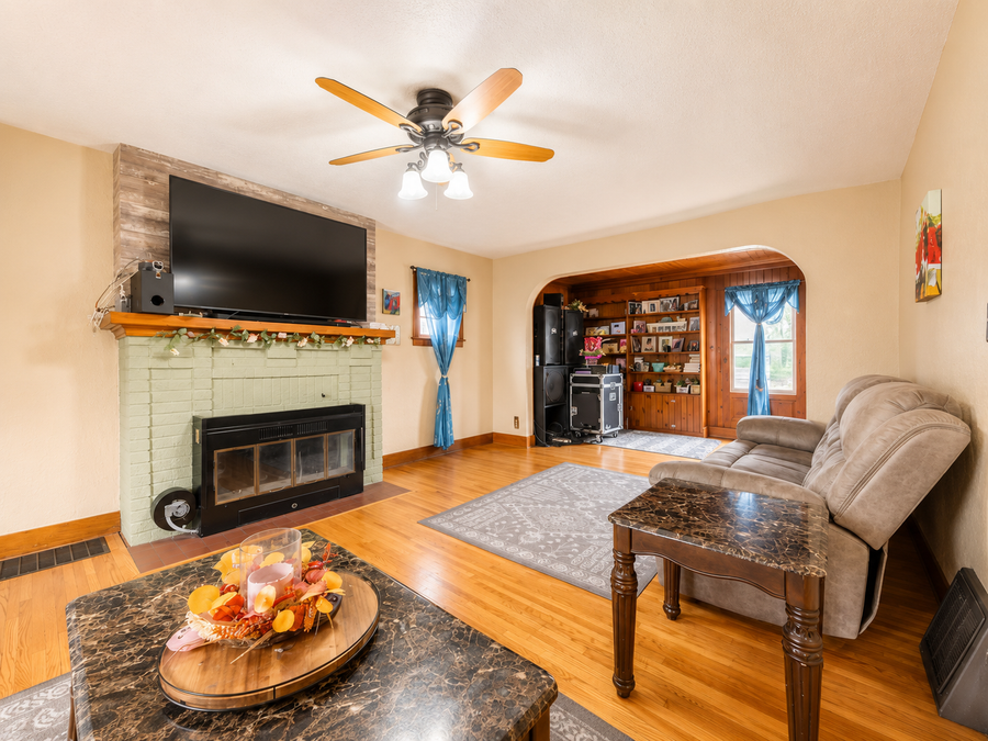 902 4th Avenue Sw, Austin, MN 55912 - #3
