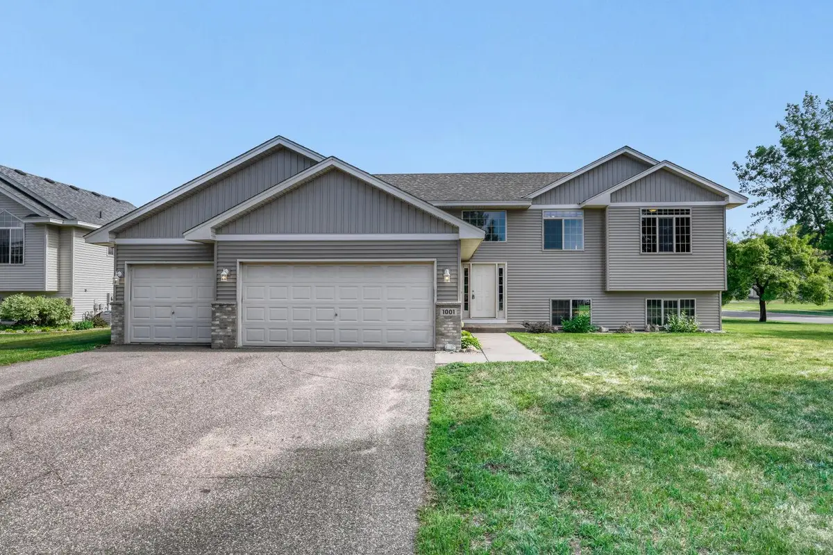 1001 Maplewood Avenue Sw, Isanti, MN 55040 - #1