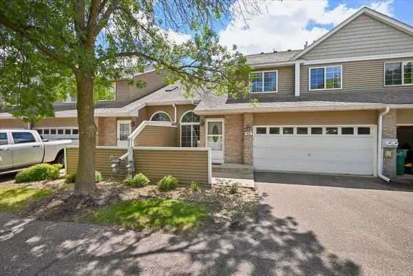 102 Primrose Court, Vadnais Heights, MN 55127