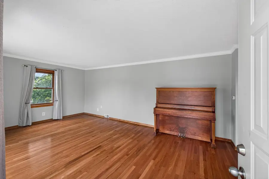 2559 Clarence Street, Maplewood, MN 55109 - #2