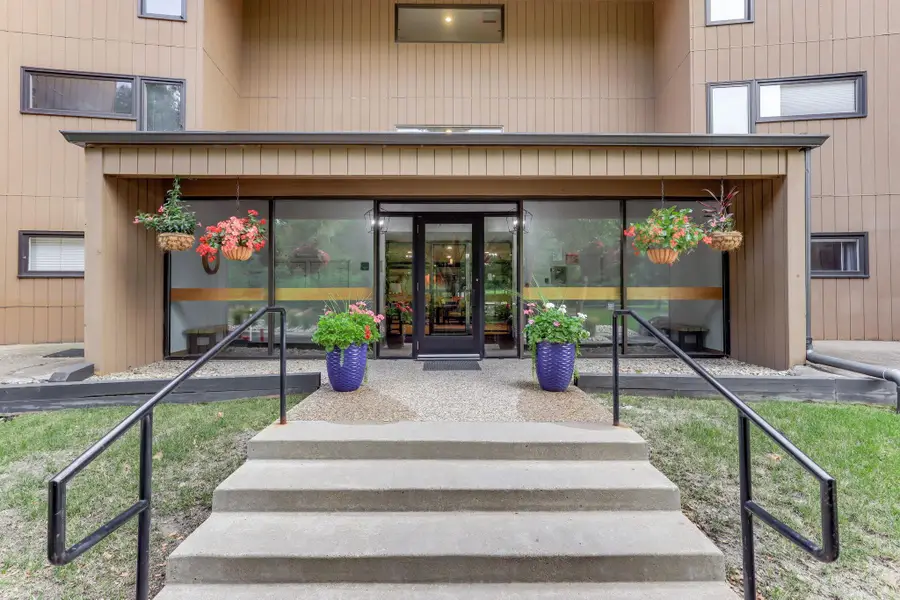 705 E Burnsville Parkway #114, Burnsville, MN 55337 - #2