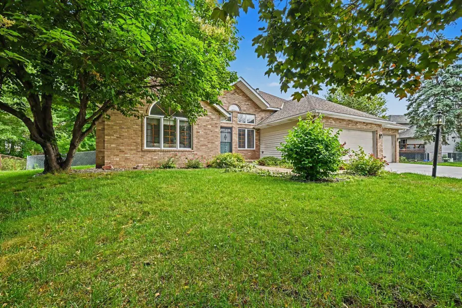 2522 Windsor Lane, Woodbury, MN 55125 - #2