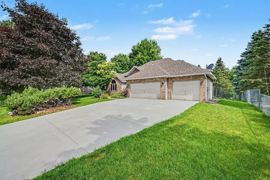 2522 Windsor Lane, Woodbury, MN 55125 - #3