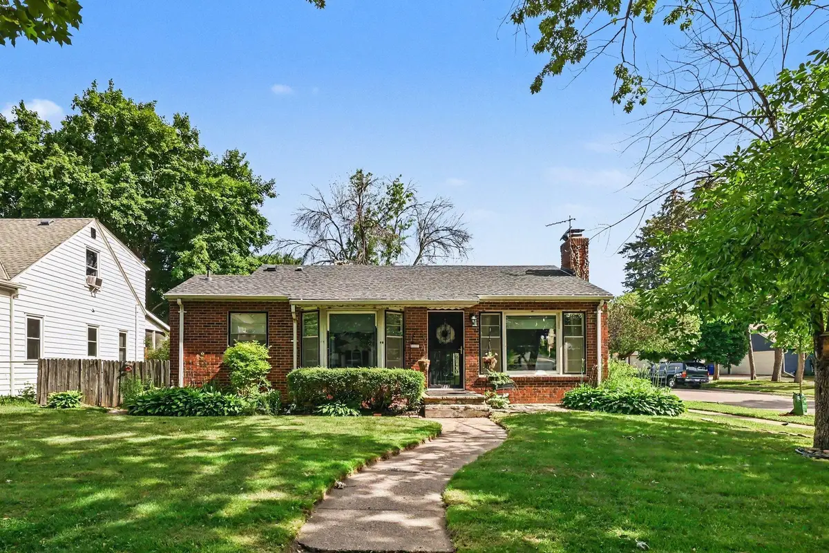 213 King Street W, Saint Paul, MN 55107 - #1