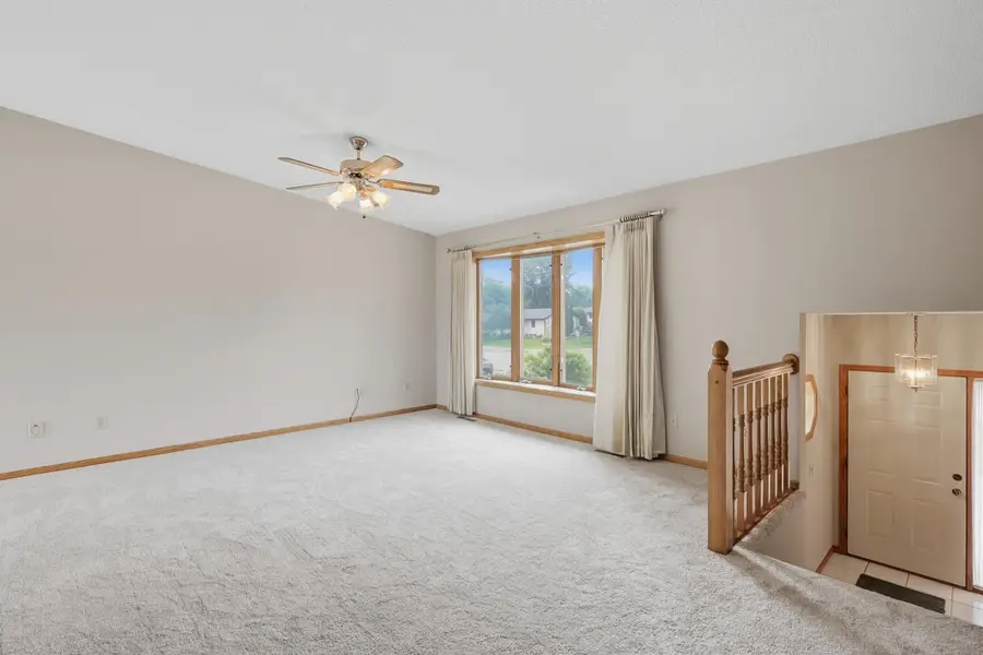 2073 Lydia Avenue E, Maplewood, MN 55109 - #2