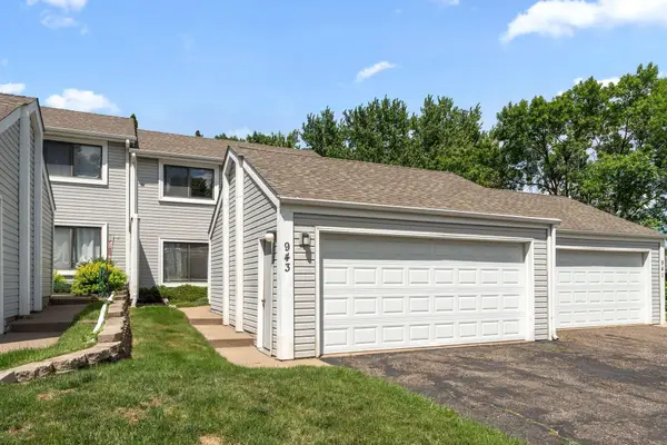 943 Sylvia Lane, Shoreview, MN 55126