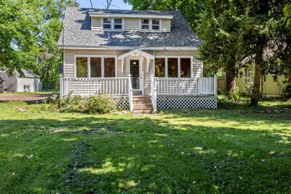 15240 9th Avenue N, Plymouth, MN 55447