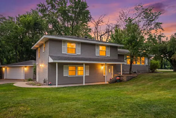 10500 Vessey Road, Bloomington, MN 55437