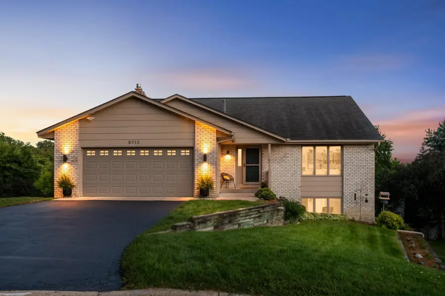 8713 Lakeview Circle, Bloomington, MN 55438 - #2