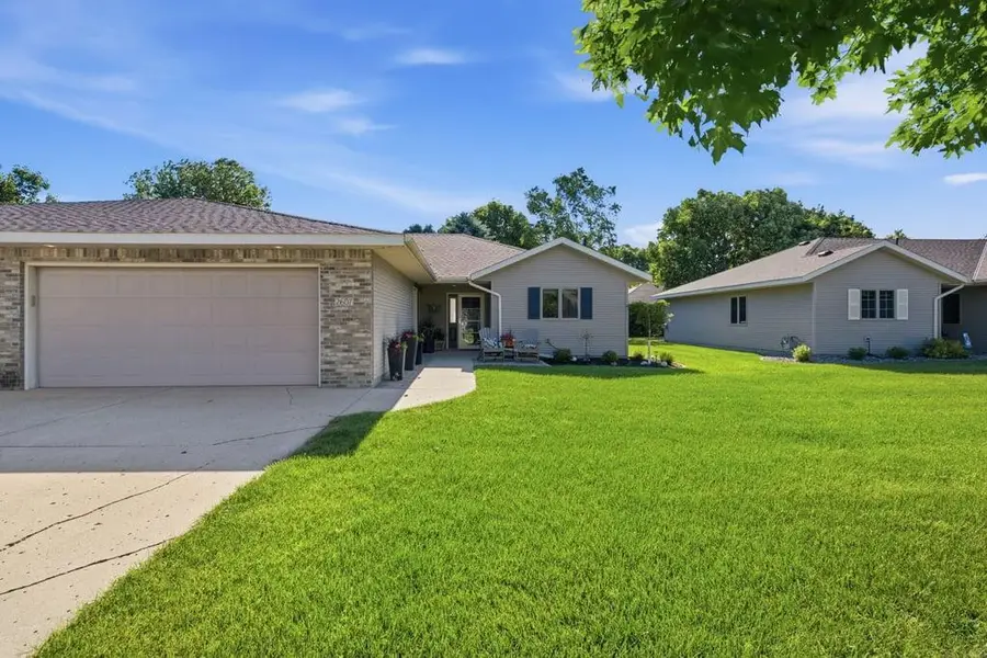 2607 9th Street Sw, Willmar, MN 56201 - #2