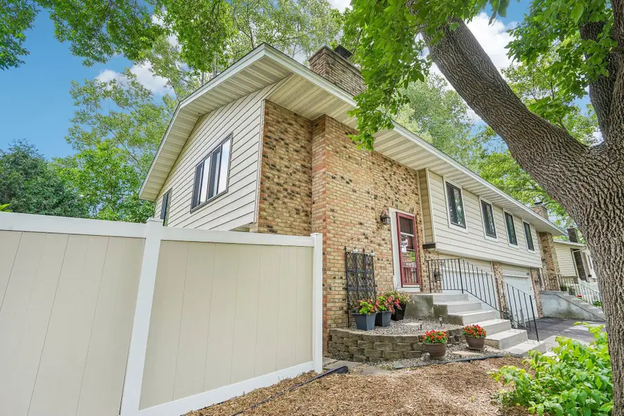 2207 Oregon Court, Saint Louis Park, MN 55426 - #2