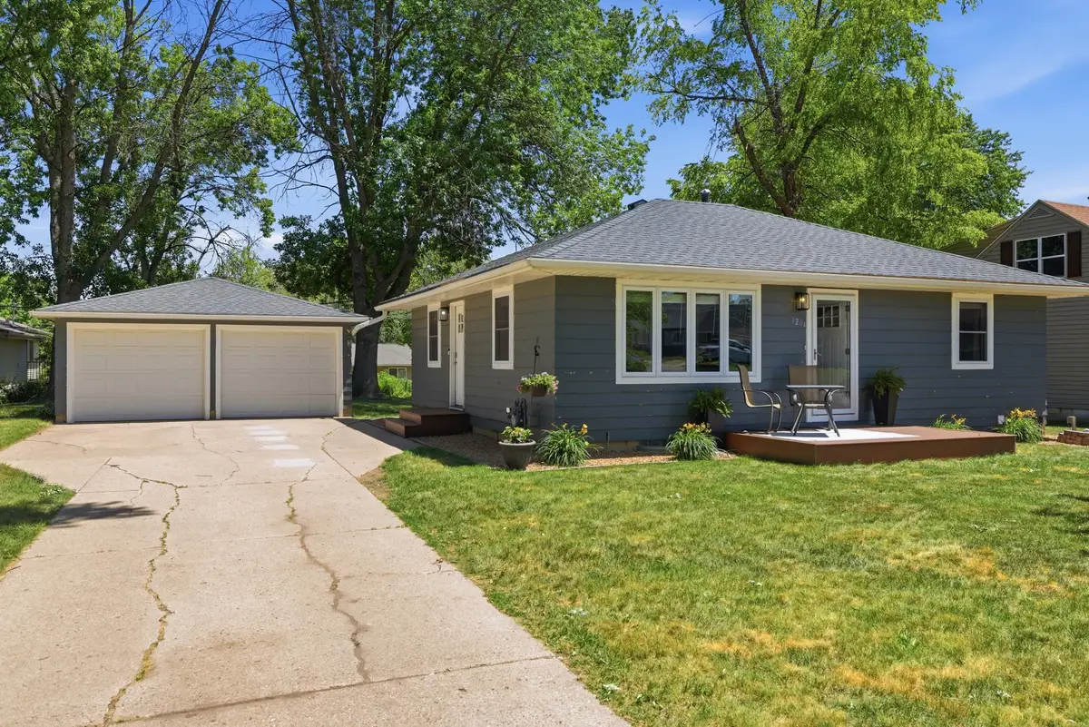 1204 Columbus Avenue, Albert Lea, MN 56007 - #1