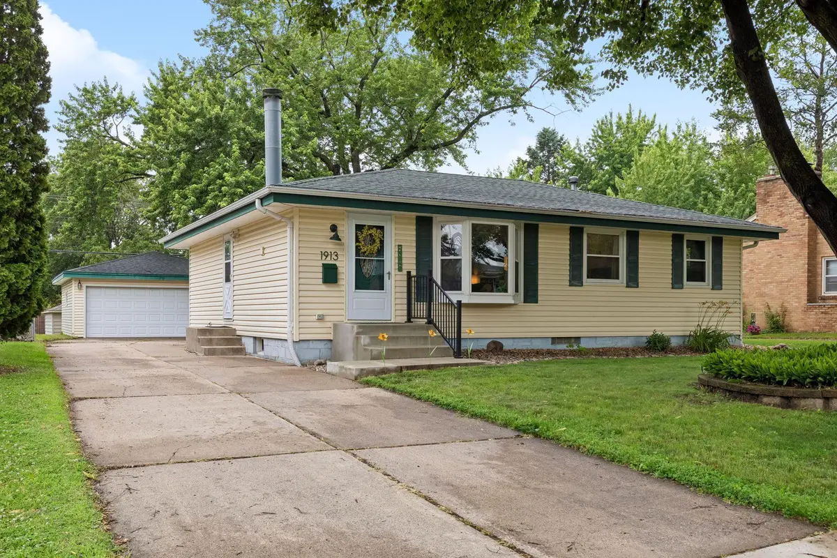 1913 Independence Avenue N, Golden Valley, MN 55427 - #1