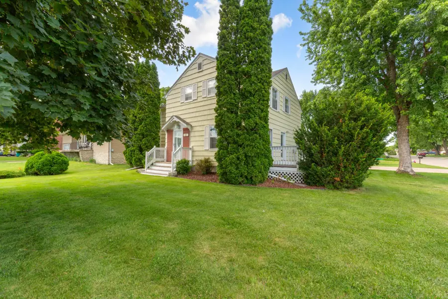 825 8th Avenue Ne, Waseca, MN 56093 - #2