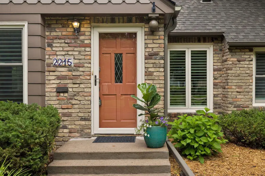 2215 Bayard Avenue, Saint Paul, MN 55116 - #2
