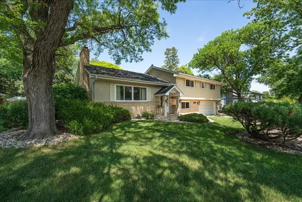 12904 2nd Avenue S, Burnsville, MN 55337