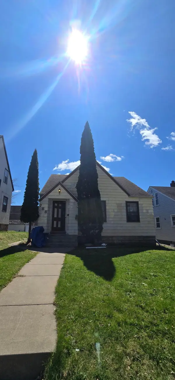 788 Cottage Avenue E, Saint Paul, MN 55106