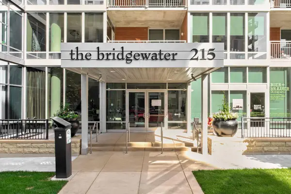 215 10th Avenue S #514, Minneapolis, MN 55415