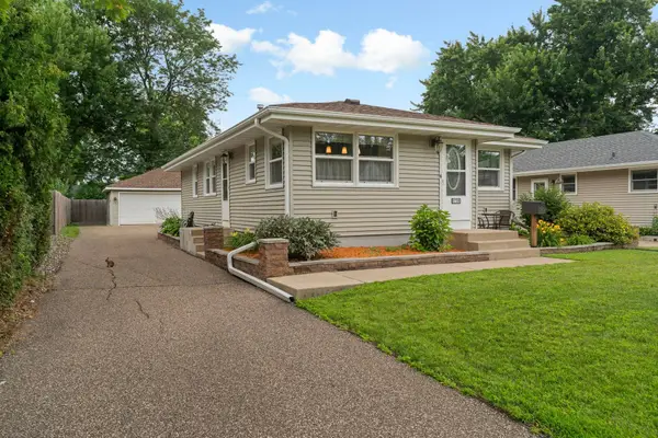 6738 Knoll Street N, Golden Valley, MN 55427