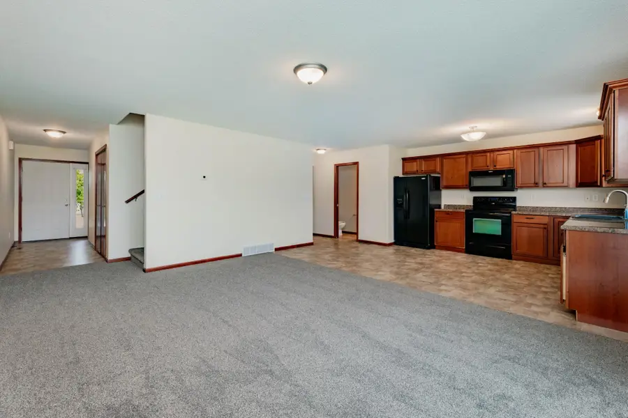 4276 Estate Drive S, Fargo, ND 58104 - #3