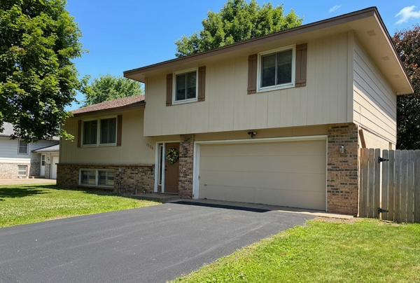 7356 Douglas Drive N, Brooklyn Park, MN 55443