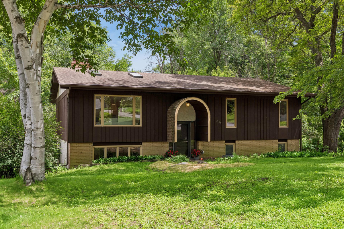 2700 Kyle Avenue N, Golden Valley, MN 55422 - #1