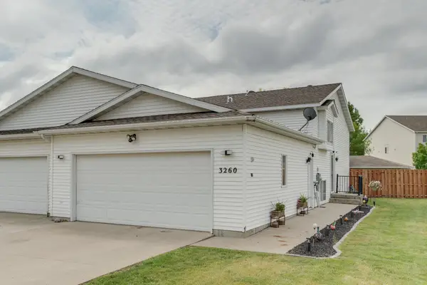 3260 35th Avenue S, Fargo, ND 58104