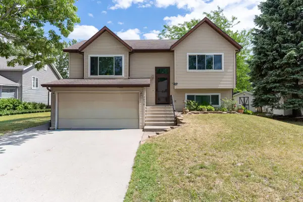 2858 26th Street Circle S, Moorhead, MN 56560