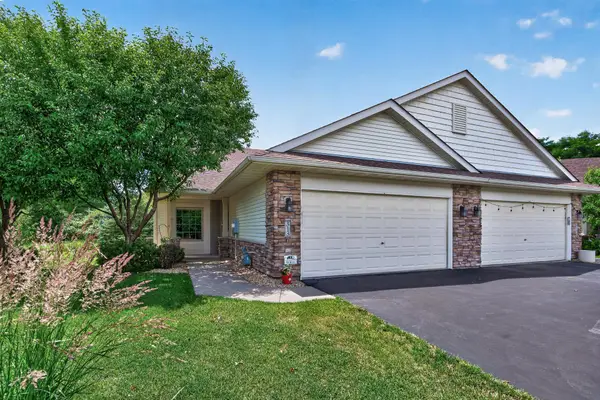 313 Summer Place E, Maplewood, MN 55117